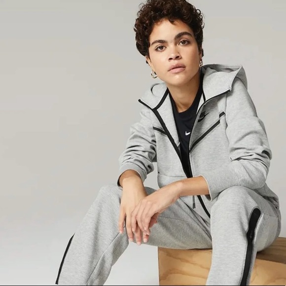 NWT Nike Tech Fleece Full Zip Hoodie XS - Picture 6 of 7